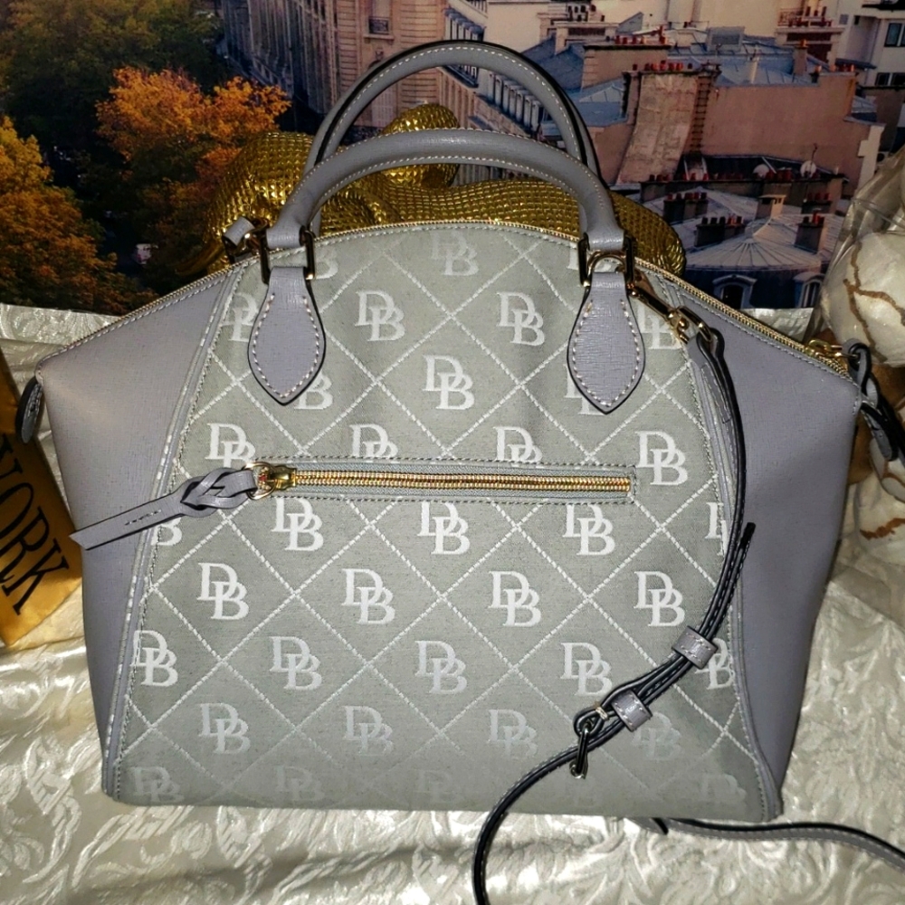 Dooney & Bourke Maxi Quilt Sydney - Picture 4 of 11